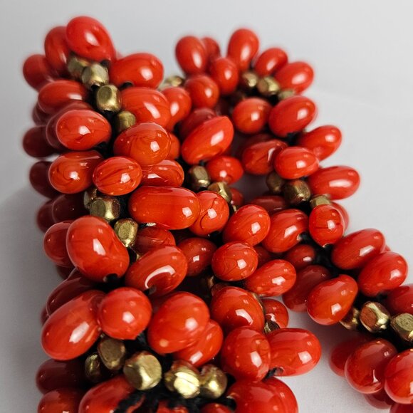 Vtg Red Necklaced Glass or Natural Stone Bead Cluster Necklace Mid-Century Retro - Picture 8 of 13